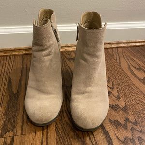 Reaction Kenneth Cole Booties